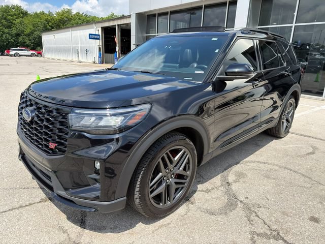 Used 2025 Ford Explorer ST w/ Sun And Sound Package AWD/4WD image 3