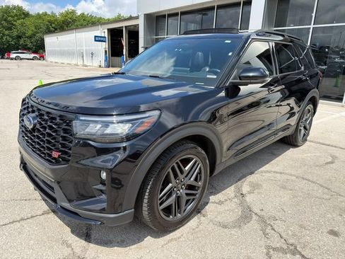 Used 2025 Ford Explorer ST w/ Sun And Sound Package AWD/4WD image 3
