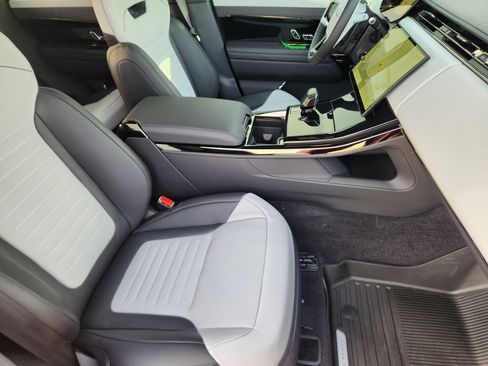 New 2026 Land Rover Range Rover Sport SV AWD/4WD image 9