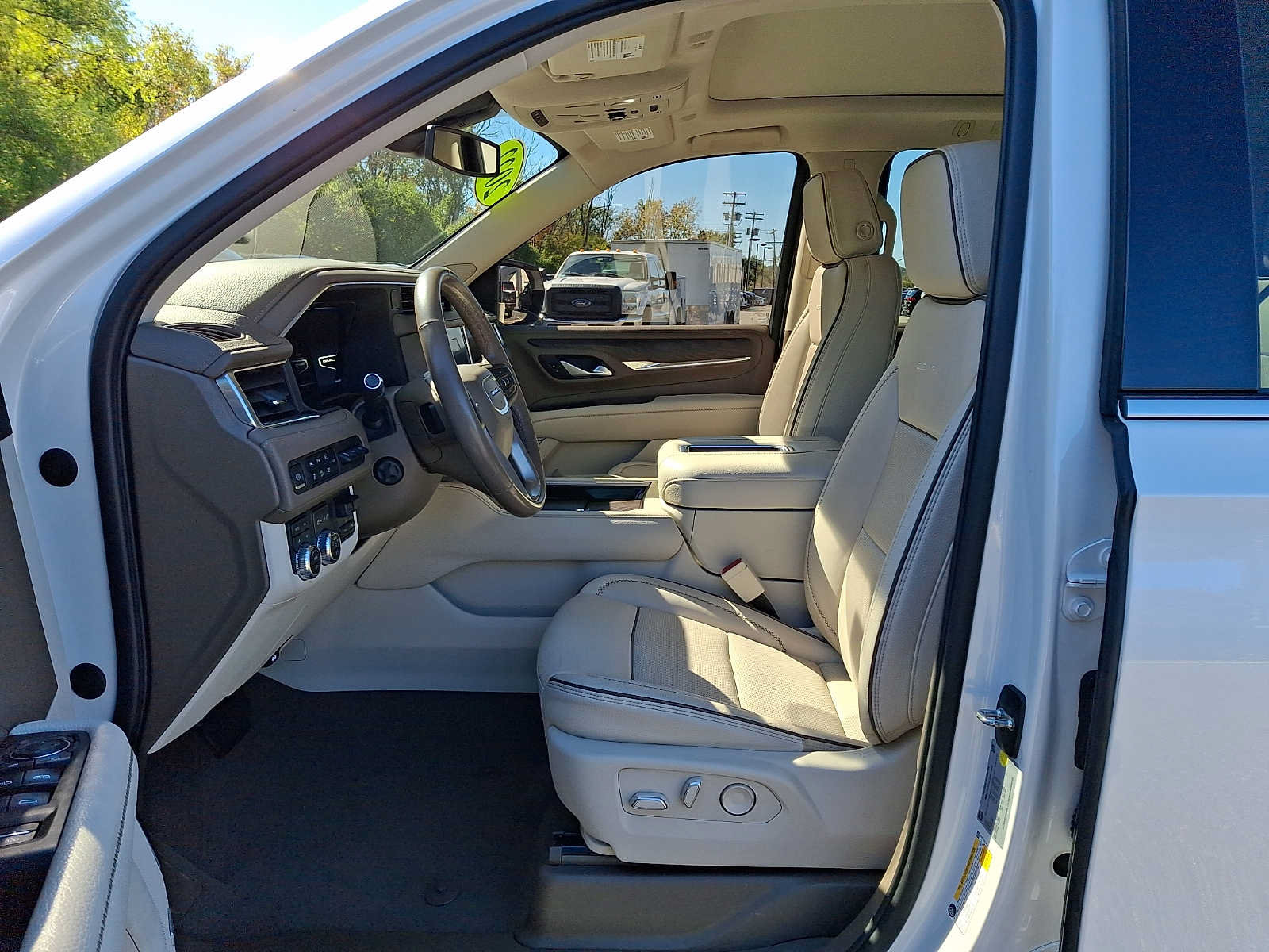 Used 2022 GMC Yukon Denali w/ Max Trailering Package AWD/4WD image 15