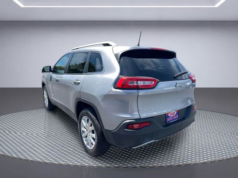 Used 2017 Jeep Cherokee Limited AWD/4WD image 4