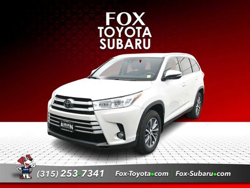 Used 2019 Toyota Highlander XLE AWD/4WD image 1