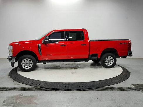 Used 2023 Ford F250 XLT AWD/4WD image 4
