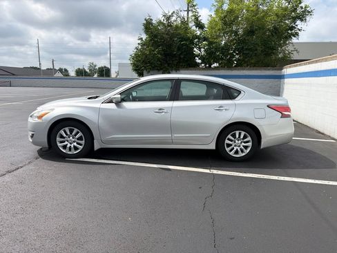 Used 2014 Nissan Altima 2.5 S FWD image 2