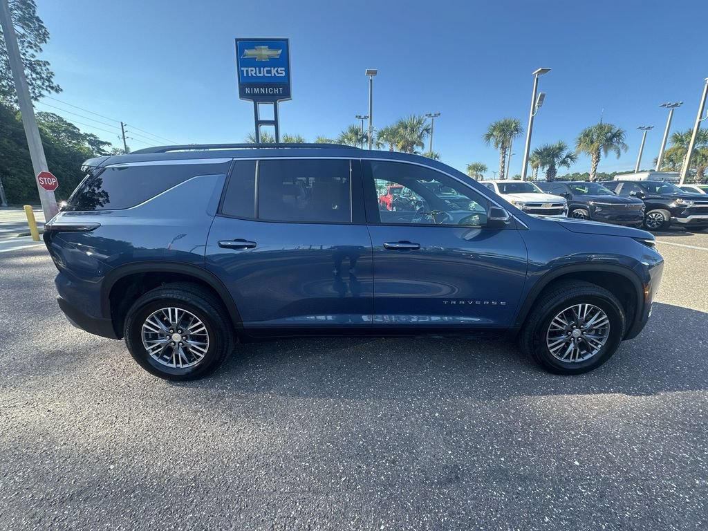 Used 2026 Chevrolet Traverse LT FWD image 17