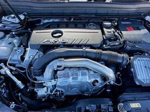Used 2025 Mercedes-Benz GLB 35 AMG 4MATIC image 28