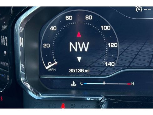 Used 2024 GMC Sierra 1500 SLT image 28