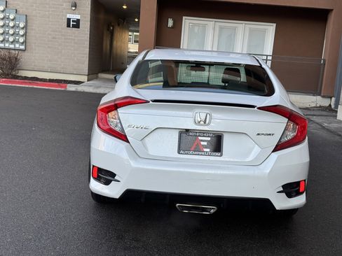 Used 2021 Honda Civic Sport image 4
