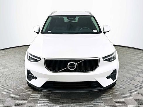 Used 2023 Volvo XC40 B4 Core w/ Convenience Package image 2