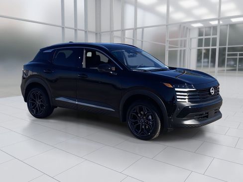 New 2026 Nissan Kicks SR FWD image 8