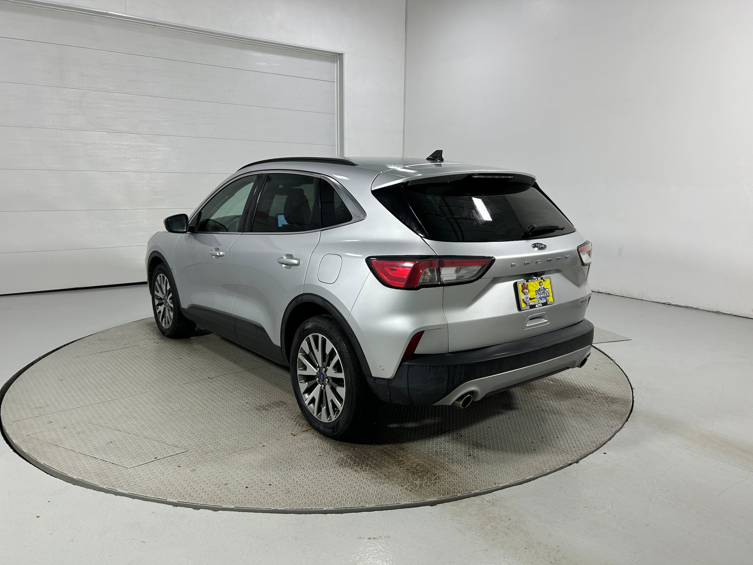Used 2020 Ford Escape Titanium AWD/4WD image 21