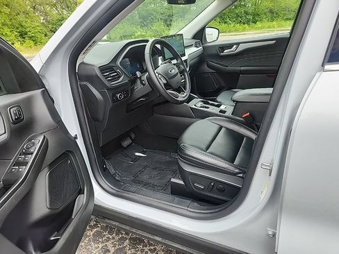 Used 2025 Ford Escape Platinum AWD/4WD image 27