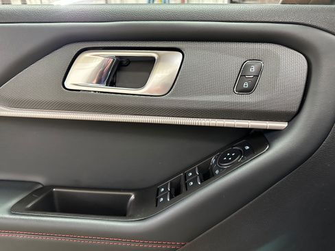 Certified 2025 Ford Explorer ST-Line image 12