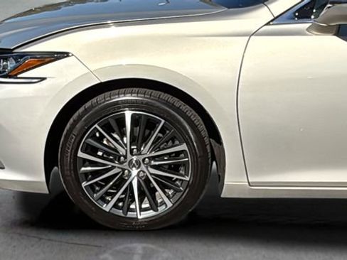 Used 2023 Lexus ES 350 w/ Premium Package image 34