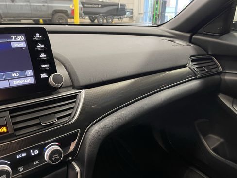 Used 2018 Honda Accord Sport image 25