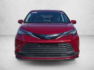 Used 2023 Toyota Sienna LE FWD video 2