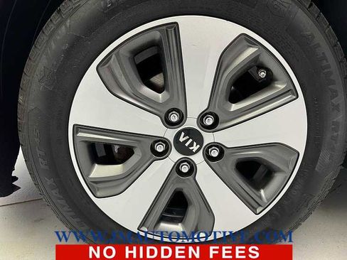 Used 2017 Kia Niro LX image 9