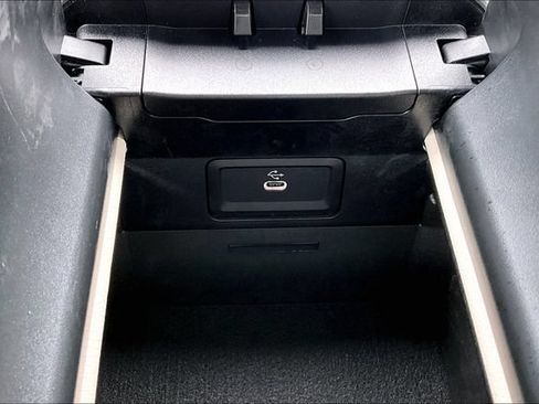 Certified 2026 Mercedes-Benz C 300 4MATIC Sedan image 19