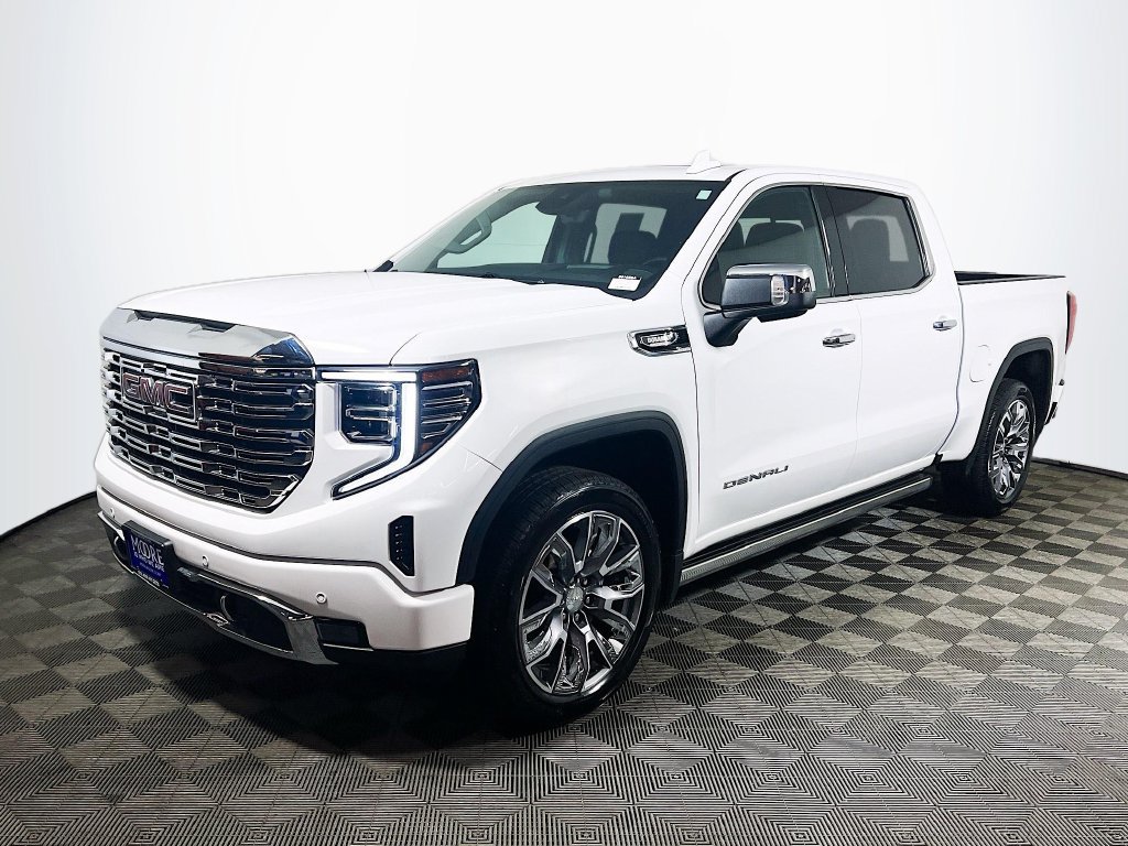 Used 2023 GMC Sierra 1500 Denali w/ Denali Reserve Package AWD/4WD image 3