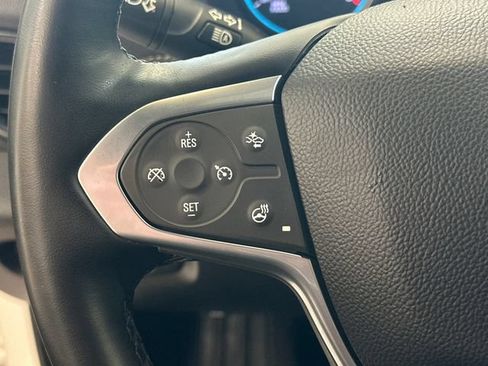 Used 2023 Chevrolet Traverse LT w/ LT Premium Package AWD/4WD image 35