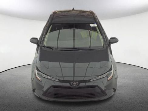 Used 2025 Toyota Corolla LE FWD image 2