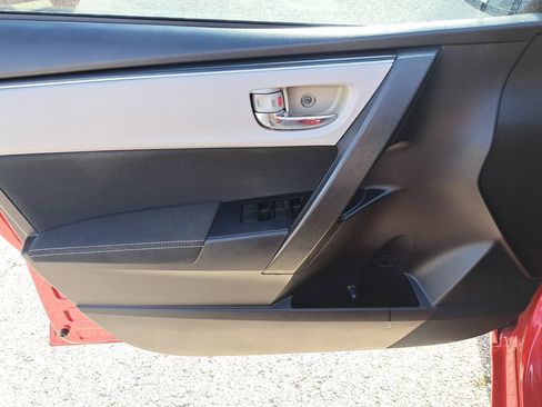 Used 2017 Toyota Corolla LE image 12