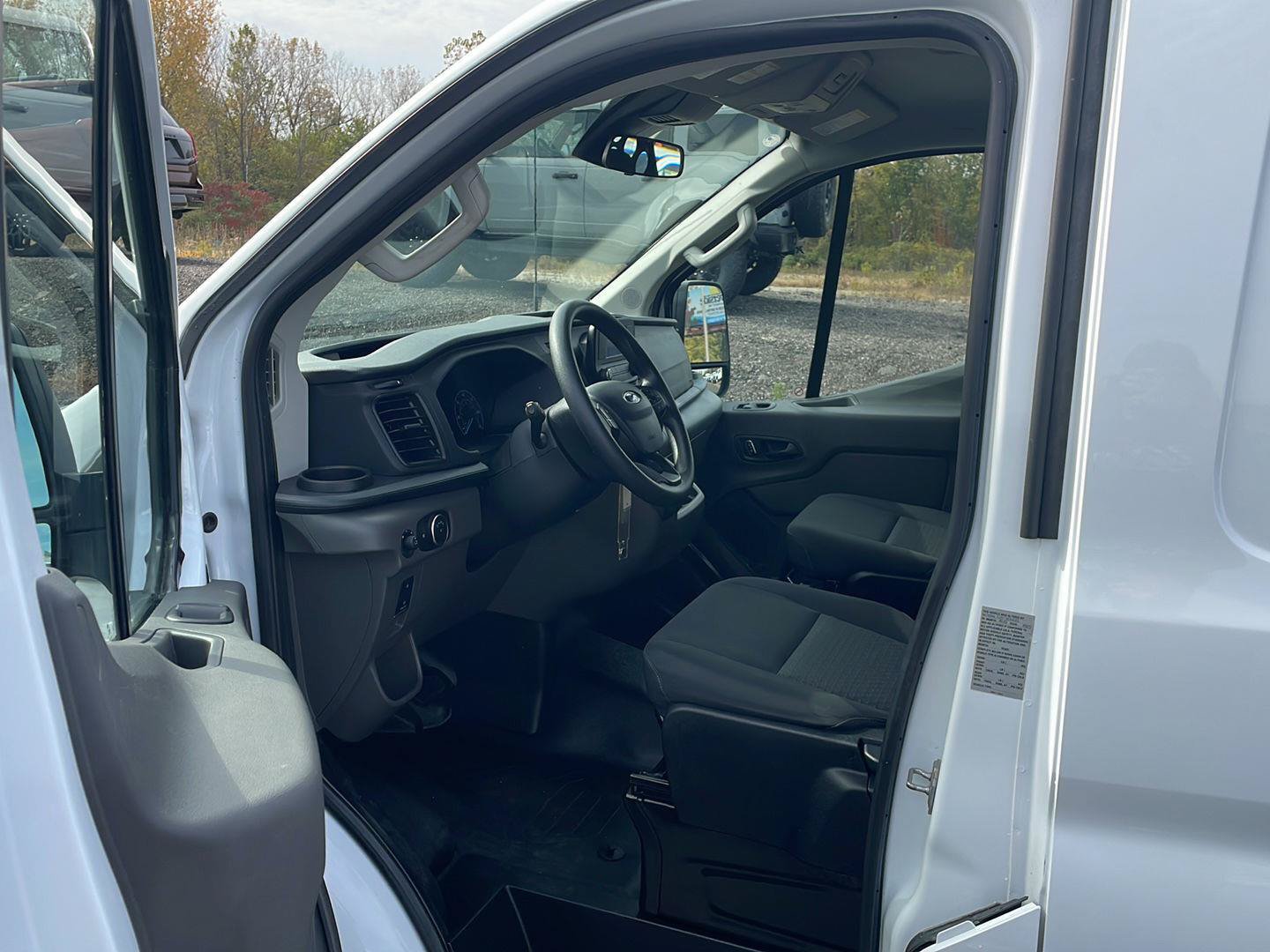 Used 2025 Ford Transit 250 Low Roof w/ Exterior Upgrade Package RWD image 10