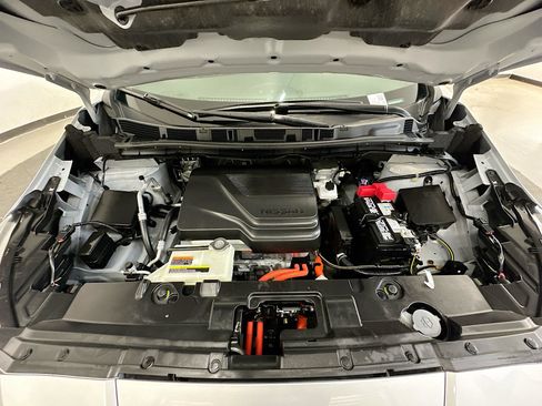 Used 2025 Nissan Leaf S image 33