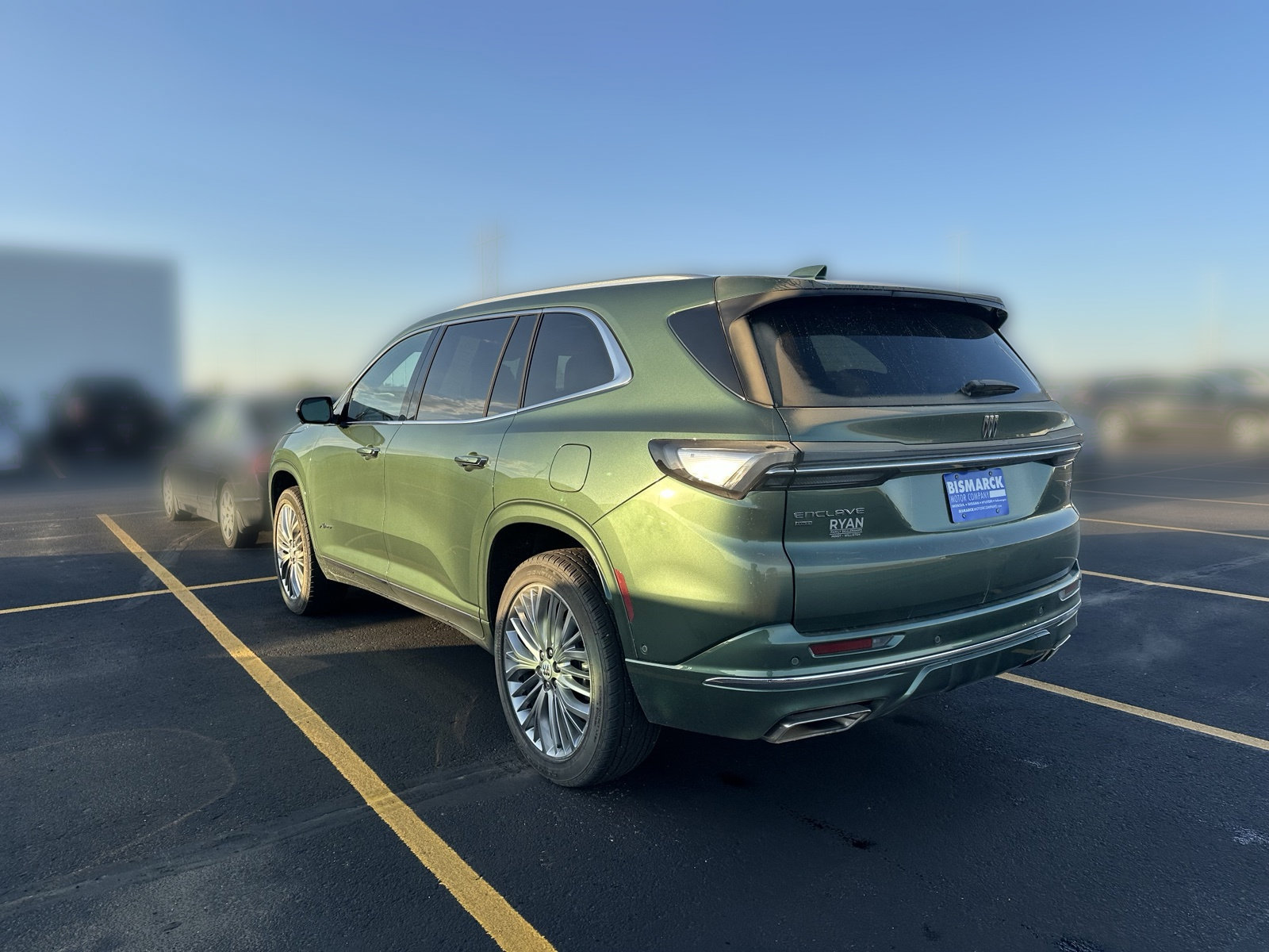 Used 2027 Buick Enclave Avenir AWD/4WD image 4