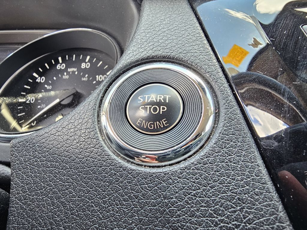 Used 2019 Nissan Rogue SV FWD image 22