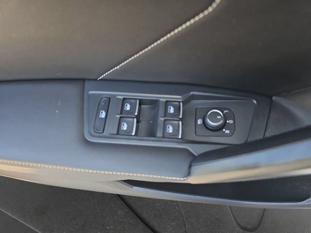 Used 2024 Volkswagen Tiguan SE FWD image 23