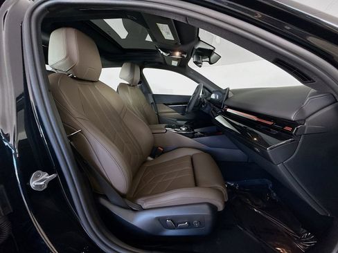 Used 2025 BMW 530i w/ Premium Package image 30