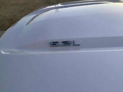 Used 2024 Chevrolet Silverado 1500 High Country w/ Technology Package image 8