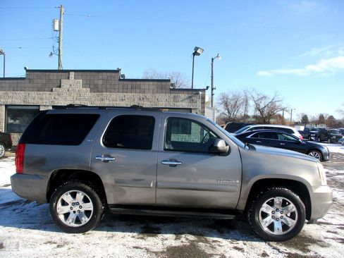 Used 2009 GMC Yukon SLT image 2