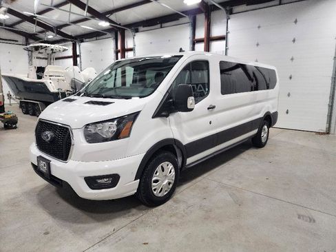 Used 2023 Ford Transit 350 XLT image 3