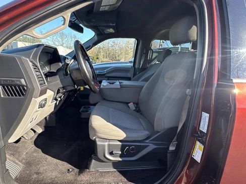 Used 2017 Ford F150 XLT w/ Equipment Group 302A Luxury image 8