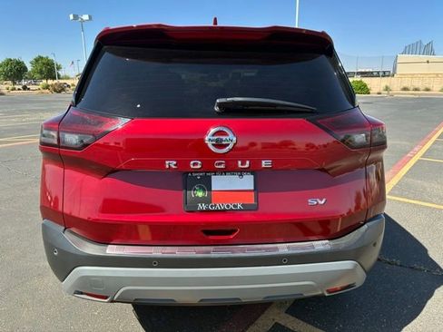 Certified 2021 Nissan Rogue SV w/ Premium Package FWD image 5