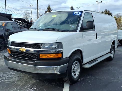 Used 2024 Chevrolet Express 2500 w/ Driver Convenience Package image 7