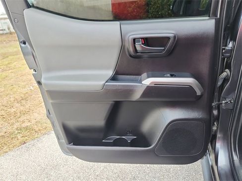 Used 2023 Toyota Tacoma SR5 image 9