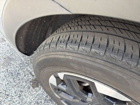 Used 2024 Kia Sorento S FWD image 4