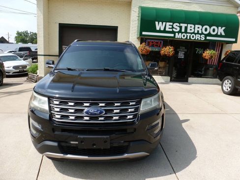 Used 2016 Ford Explorer XLT w/ Equipment Group 201A AWD/4WD image 7