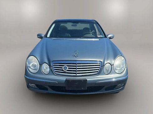 Used 2005 Mercedes-Benz E 320 4MATIC Sedan image 2