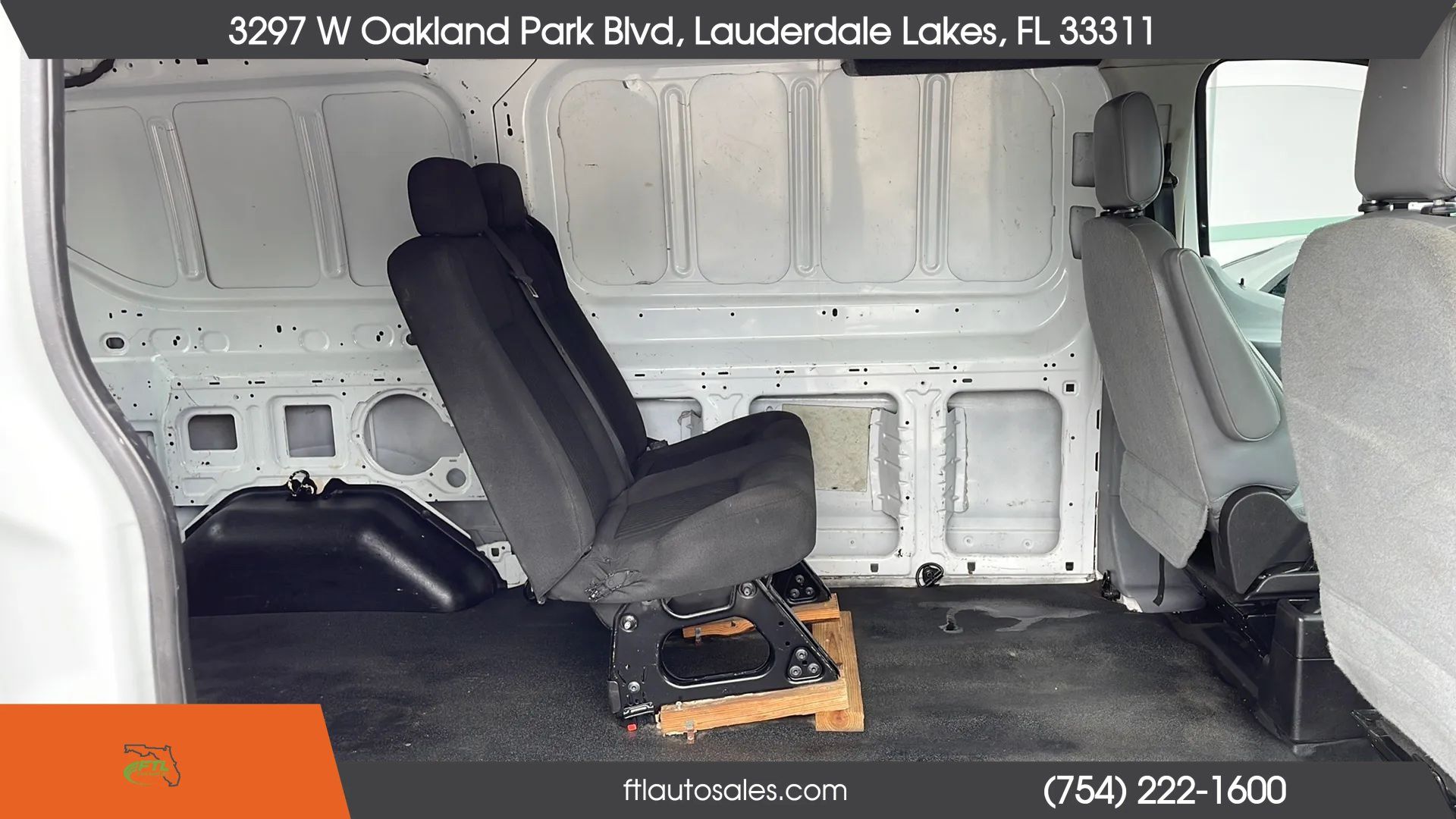 Used 2015 Ford Transit 150 130 Low Roof w/ Exterior Upgrade Package RWD image 33
