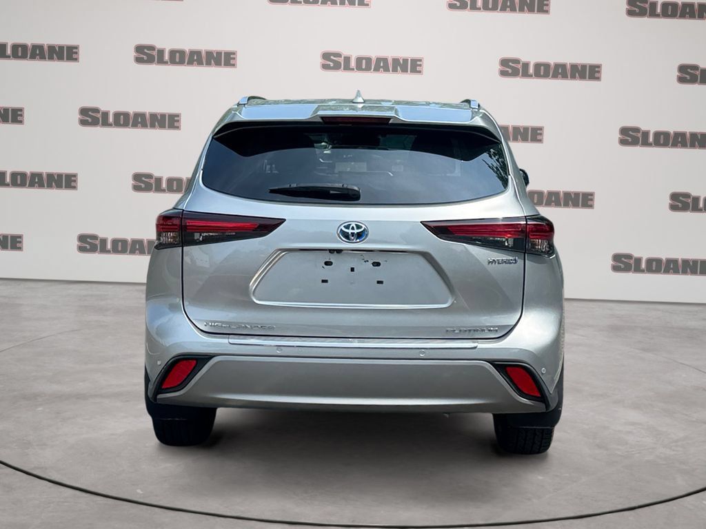 Used 2024 Toyota Highlander Platinum AWD/4WD image 4