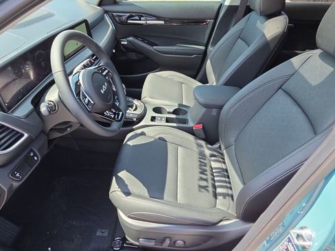 New 2026 Kia Seltos EX FWD image 5