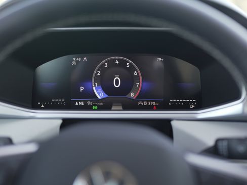 New 2025 Volkswagen Taos SE image 13