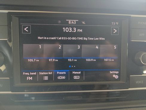 Used 2024 Volkswagen Jetta SE FWD image 25