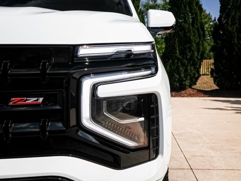 Used 2026 Chevrolet Suburban Z71 w/ Comfort Package image 6