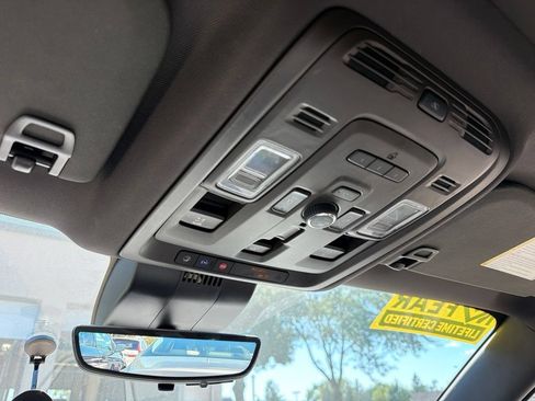 Used 2024 GMC Yukon XL Denali w/ Advanced Technology Package AWD/4WD image 17