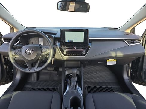 Used 2025 Toyota Corolla LE image 10